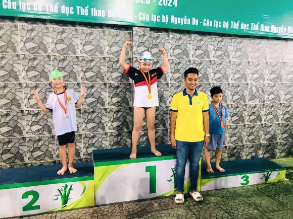 Hoa hậu Diễm Hương "flex" nhẹ thành tích của con trai - Hình 2 Hoa hau Diem Huong