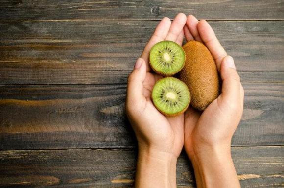 Nước ép kiwi có thể ức chế sự phát triển của ung thư phổi? - Hình 6 Nuoc ep kiwi co the uc che su phat trien cua ung thu phoi?-Hinh-6