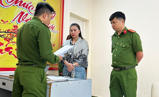 Một hoa hậu doanh nhân bị bắt về tội lừa đảo Mot hoa hau doanh nhan bi bat ve toi lua dao