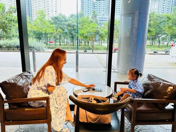 Chân dung chồng doanh nhân của MC Vân Hugo - Hình 4 Chan dung chong doanh nhan cua MC Van Hugo-Hinh-4