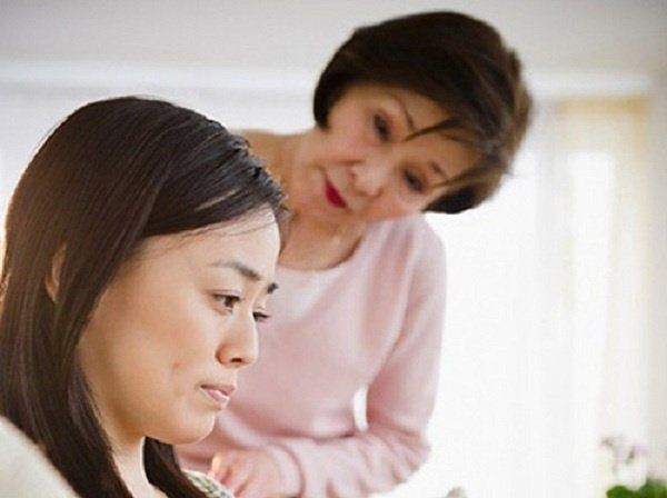 Mẹ chồng về quê có việc, con dâu sốc nặng khi dọn phòng Me chong ve que co viec, con dau soc nang khi don phong