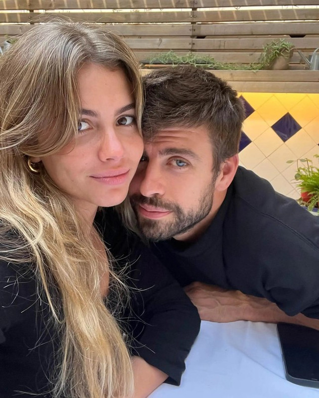 Pique công khai bạn gái sau 7 tháng chia tay Shakira Pique cong khai ban gai sau 7 thang chia tay Shakira