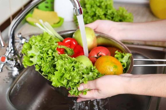 Mẹo hay giúp rau củ hết bụi bẩn sạch thuốc trừ sâu Meo hay giup rau cu het bui ban sach thuoc tru sau