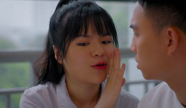 Vai nữ sinh trong phim Việt giờ vàng vấp ý kiến trái chiều Vai nu sinh trong phim Viet gio vang vap y kien trai chieu