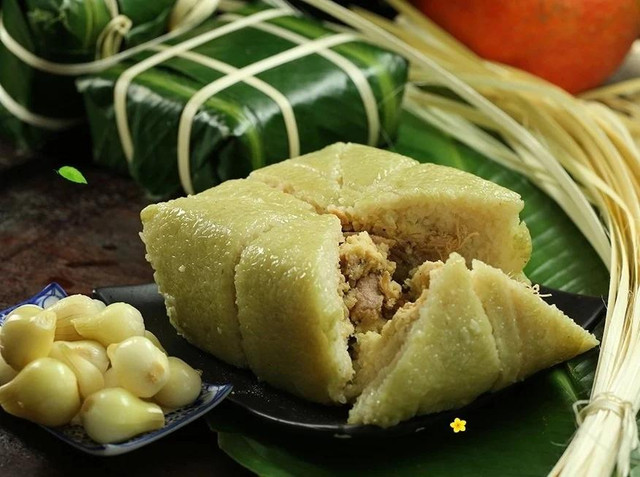 3 mẹo "soi" bánh chưng luộc bằng pin, Tết khỏi lo mua phải đồ bẩn - Hình 3 3 meo