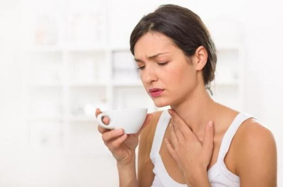 Hai cách giúp chấm dứt tình trạng khô mũi, đau họng khi dùng điều hòa - Hình 2 Hai cach giup cham dut tinh trang kho mui, dau hong khi dung dieu hoa-Hinh-2