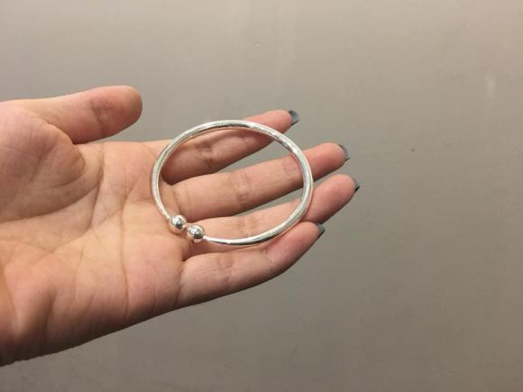 Tại sao nói rằng: "Nhặt được bạc thì sang, được vàng thì lụi'? - Hình 2 Tai sao noi rang: