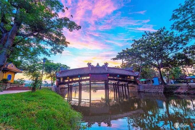 Độc đáo cây cầu “trên là nhà dưới là cầu” ở Thừa Thiên Huế - Hình 4 Doc dao cay cau “tren la nha duoi la cau” o Thua Thien Hue-Hinh-4