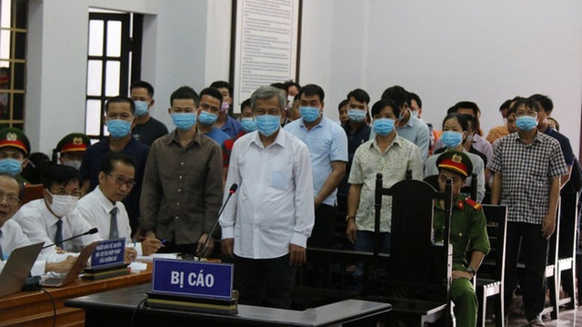 Phiên xử đường dây xăng giả: Trịnh Sướng bị đề nghị mức án 13 năm tù Phien xu duong day xang gia: Trinh Suong bi de nghi muc an 13 nam tu