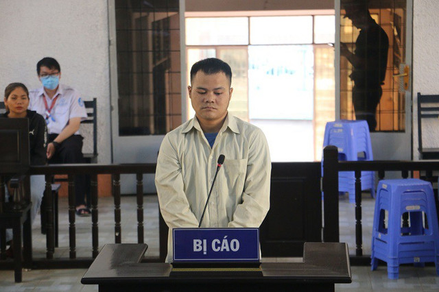 Bị xử tội giết người vì kéo em trai ra đường cho xe đụng Bi xu toi giet nguoi vi keo em trai ra duong cho xe dung