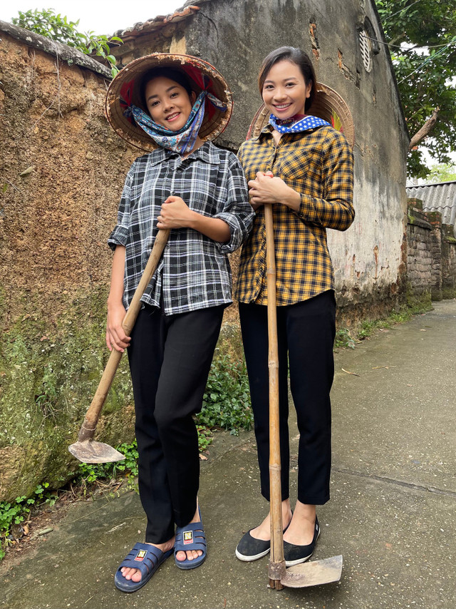 Chuyện quay phim mùa dịch của diễn viên "Phố trong làng" Chuyen quay phim mua dich cua dien vien