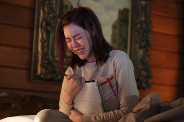 Mẹ đẻ nhìn thấy đôi bàn tay tôi sau khi lấy chồng liền bật khóc - Hình 2 Me de nhin thay doi ban tay toi sau khi lay chong lien bat khoc-Hinh-2