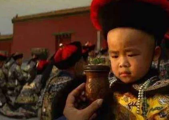 Quay về Cố Cung Phổ Nghi lao tới ngai vàng tìm lại kho báu yêu quý - Hình 2 Quay ve Co Cung Pho Nghi lao toi ngai vang tim lai kho bau yeu quy-Hinh-2