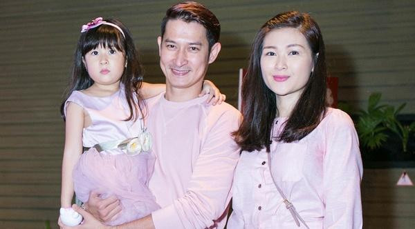 Con gái Huy Khánh và vợ Á hậu "trổ giò" dài sọc khi 9 tuổi - Hình 4 Con gai Huy Khanh va vo A hau