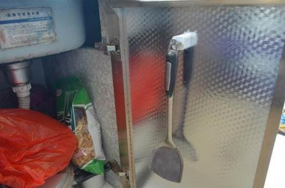 Đừng vứt đầu sạc đã qua sử dụng ở nhà: Nguyên nhân thế nào? - Hình 4 Dung vut dau sac da qua su dung o nha: Nguyen nhan the nao?-Hinh-4