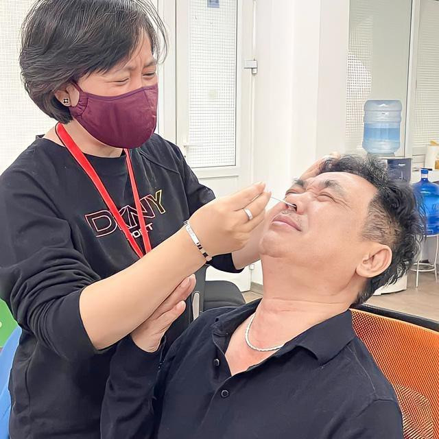 Loạt biểu cảm "khó đỡ" của dàn sao trong hậu trường Táo Quân 2022 - Hình 5 Loat bieu cam