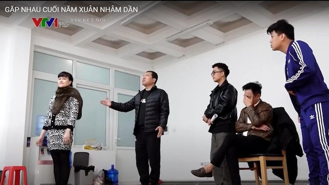 Loạt biểu cảm "khó đỡ" của dàn sao trong hậu trường Táo Quân 2022 Loat bieu cam