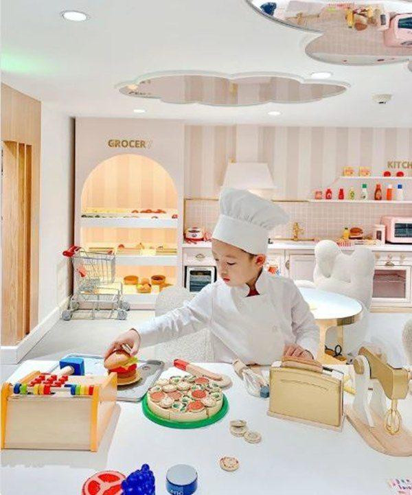 Con trai Ly Kute và tình cũ Mạc Hồng Quân càng lớn càng khéo - Hình 4 Con trai Ly Kute va tinh cu Mac Hong Quan cang lon cang kheo-Hinh-4