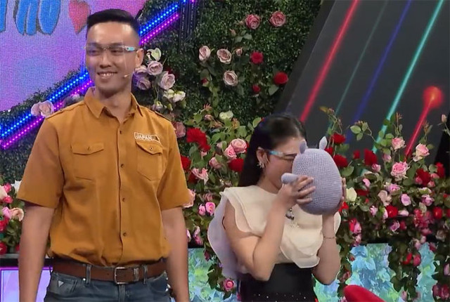 Chàng “cực phẩm” gần 2m đi hẹn hò gặp ngay nàng “nấm lùn” 1m55 - Hình 5 Chang “cuc pham” gan 2m di hen ho gap ngay nang “nam lun” 1m55-Hinh-5