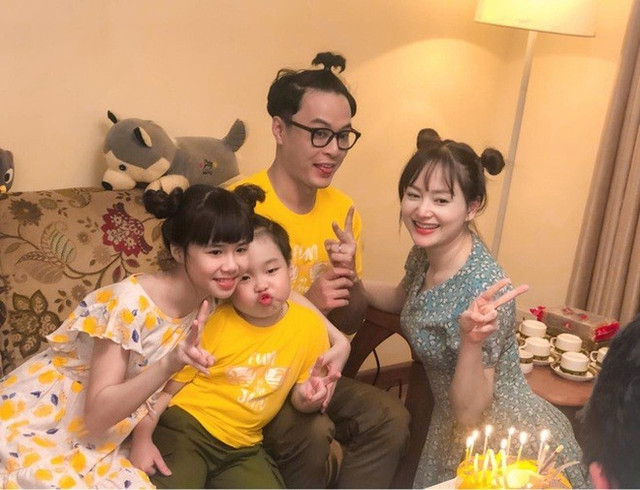 Ở nhà Hồng Đăng phục vụ vợ con không trừ việc nào - Hình 3 O nha Hong Dang phuc vu vo con khong tru viec nao-Hinh-3