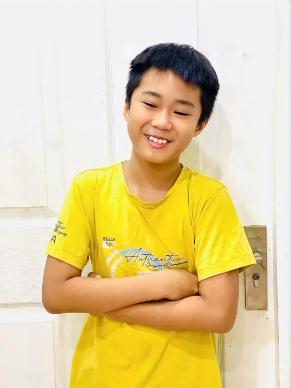Vợ Khánh Đơn bất ngờ trước bài văn tả mẹ từ con trai riêng của chồng Vo Khanh Don bat ngo truoc bai van ta me tu con trai rieng cua chong