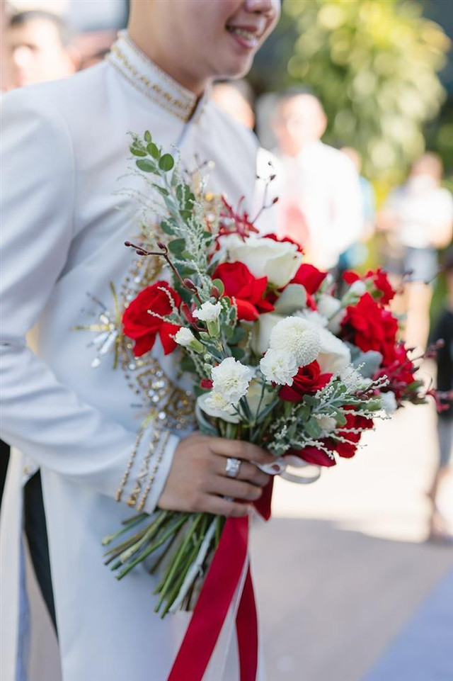 Chuyện tình cặp LGBT nam: Yêu nhau từ cú tát lúc uống say - Hình 4 Chuyen tinh cap LGBT nam: Yeu nhau tu cu tat luc uong say-Hinh-4