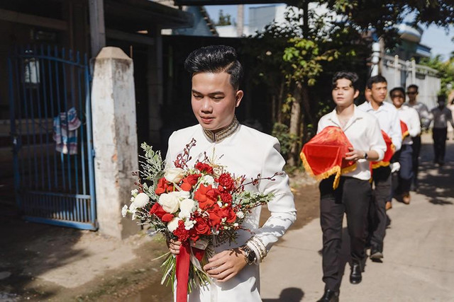 Chuyện tình cặp LGBT nam: Yêu nhau từ cú tát lúc uống say - Hình 7 Chuyen tinh cap LGBT nam: Yeu nhau tu cu tat luc uong say-Hinh-7