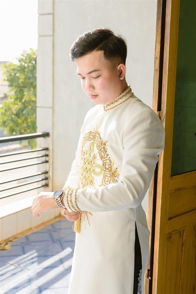 Chuyện tình cặp LGBT nam: Yêu nhau từ cú tát lúc uống say - Hình 2 Chuyen tinh cap LGBT nam: Yeu nhau tu cu tat luc uong say-Hinh-2