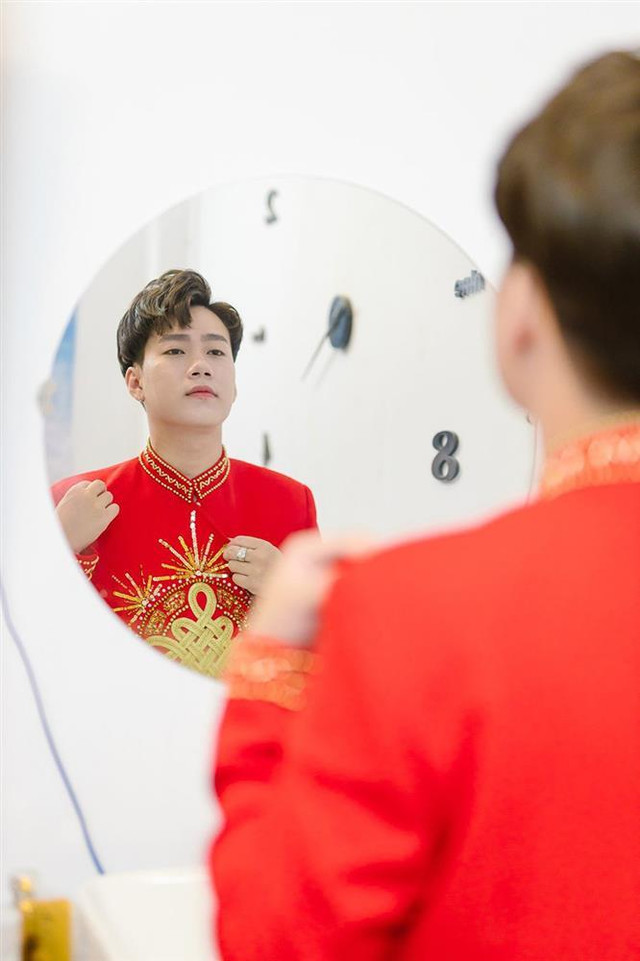 Chuyện tình cặp LGBT nam: Yêu nhau từ cú tát lúc uống say - Hình 3 Chuyen tinh cap LGBT nam: Yeu nhau tu cu tat luc uong say-Hinh-3