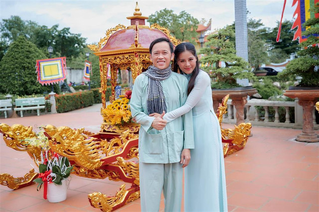 Đếm số lần Nam Thư bị đả kích "dựa hơi, xu nịnh" Hoài Linh Dem so lan Nam Thu bi da kich