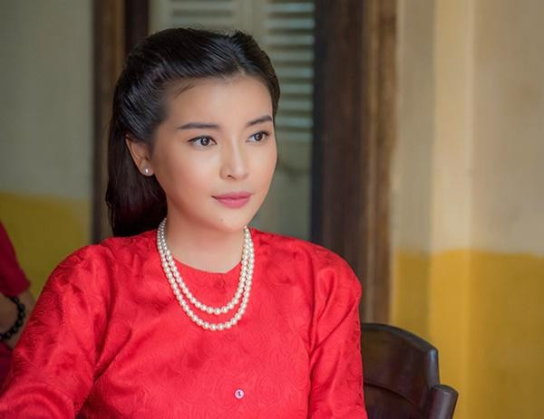 Ai đủ sức thay thế Việt Trinh ở bản điện ảnh "Người Đẹp Tây Đô"? - Hình 6 Ai du suc thay the Viet Trinh o ban dien anh