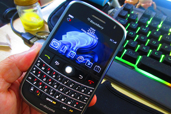 Điểm mặt những mẫu điện thoại BlackBerry gây nhiều nhung nhớ nhất - Hình 4 Diem mat nhung mau dien thoai BlackBerry gay nhieu nhung nho nhat-Hinh-4