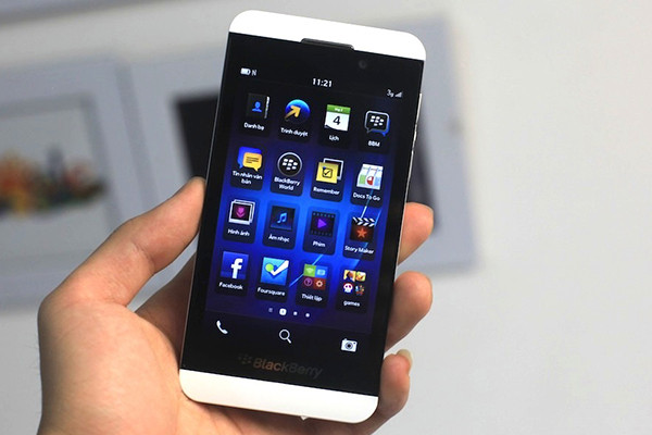 Điểm mặt những mẫu điện thoại BlackBerry gây nhiều nhung nhớ nhất - Hình 5 Diem mat nhung mau dien thoai BlackBerry gay nhieu nhung nho nhat-Hinh-5