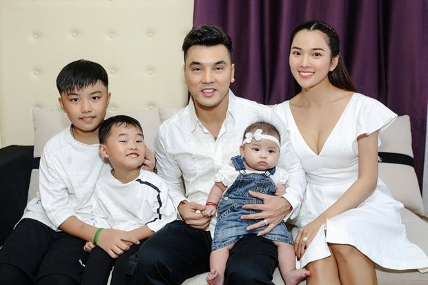 Vợ Ưng Hoàng Phúc tiết lộ về cuộc sống cha dượng con riêng tại nhà mình Vo Ung Hoang Phuc tiet lo ve cuoc song cha duong con rieng tai nha minh
