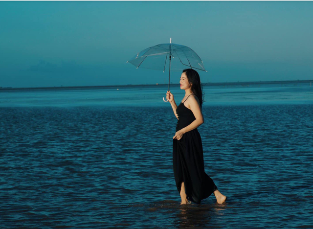 "Biển vô cực" Hải Phòng, khách dậy từ 4h săn ảnh bình minh - Hình 5