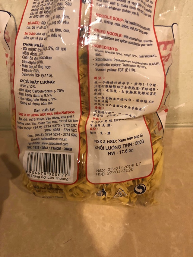 Khủng khiếp với mì trứng Safoco có sâu lúc nhúc - Hình 4 Khung khiep voi mi trung Safoco co sau luc nhuc-Hinh-4