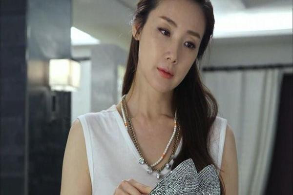 Mang tiếng ăn bám, vợ ly hôn đủ tiền mua biệt thự - Hình 2 Mang tieng an bam, vo ly hon du tien mua biet thu-Hinh-2