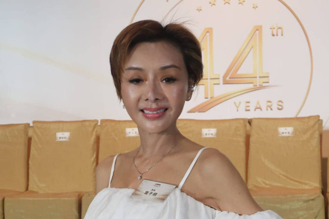 "Nữ hoàng cảnh nóng" từng được trả 24 tỷ đồng để lộ ngực trên phim "Nữ hoàng cảnh nóng" từng được trả 24 tỷ đồng để lộ ngực trên phim ảnh 1