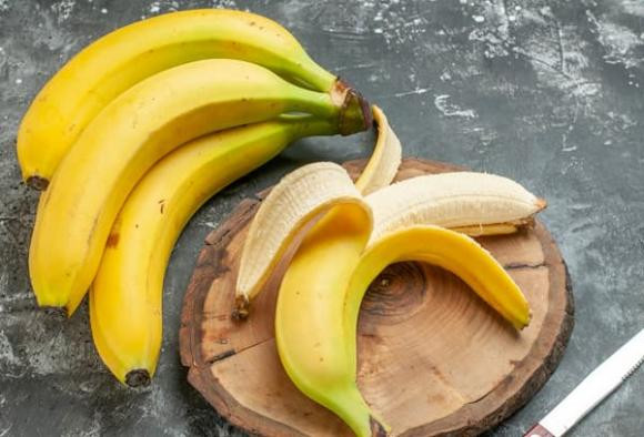 Tại sao nhiều người kiêng bày chuối lên bàn thờ trong tháng cô hồn? - Hình 3 Tai sao nhieu nguoi kieng bay chuoi len ban tho trong thang co hon?-Hinh-3