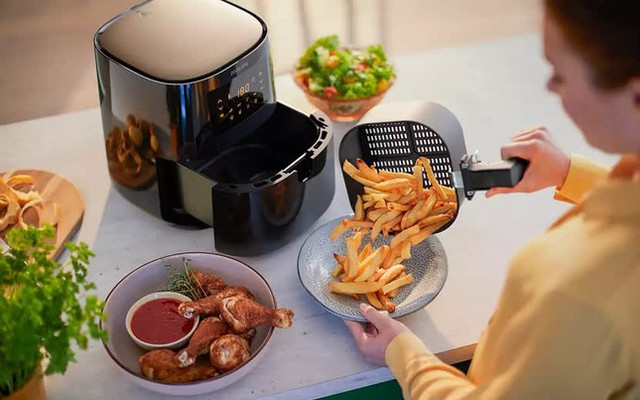 Những sai lầm khi sử dụng nồi chiên không dầu gây hại cho sức khỏe - Hình 2 Nhung sai lam khi su dung noi chien khong dau gay hai cho suc khoe-Hinh-2