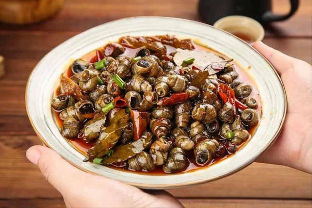Ốc mua về đừng luộc ngay, ngâm với thứ này hết sạch bùn đất - Hình 9 Oc mua ve dung luoc ngay, ngam voi thu nay het sach bun dat-Hinh-9