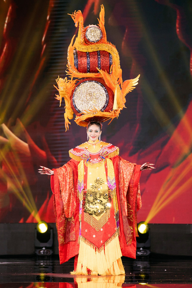 Số phận trang phục dân tộc ở cuộc thi hoa hậu đi về đâu? - Hình 7 So phan trang phuc dan toc o cuoc thi hoa hau di ve dau?-Hinh-7