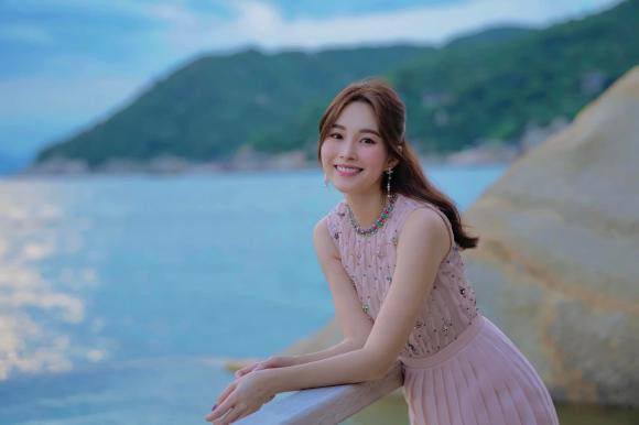 3 Hoa hậu Việt Nam ngày càng trắng nõn nà, thăng hạng nhan sắc - Hình 19 3 Hoa hau Viet Nam ngay cang trang non na, thang hang nhan sac-Hinh-19