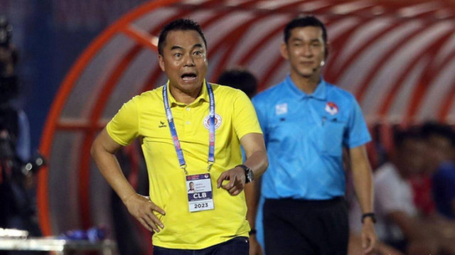 Tân vương V-League 2023 có hành động kỳ lạ Tan vuong V-League 2023 co hanh dong ky la