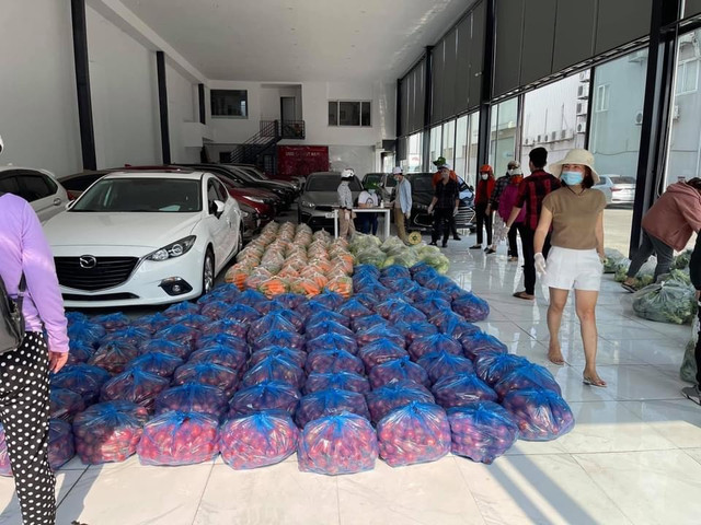 Giải cứu Hải Dương: Nữ giám đốc cả ngày bốc vác, ông chủ biến showroom ô tô thành vựa rau củ - Hình 2 Giai cuu Hai Duong: Nu giam doc ca ngay boc vac, ong chu bien showroom o to thanh vua rau cu-Hinh-2