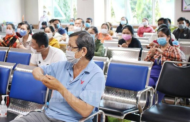 Cách đeo và thải bỏ khẩu trang để tránh lây nhiễm COVID-19 Cach deo va thai bo khau trang de tranh lay nhiem COVID-19