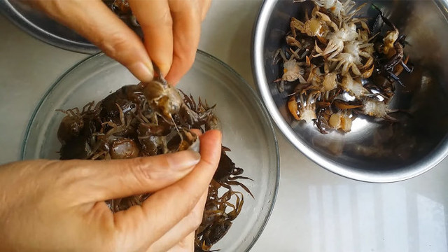 Nấu canh cua theo cách này gạch đóng thành tảng, không tanh - Hình 2 Nau canh cua theo cach nay gach dong thanh tang, khong tanh-Hinh-2
