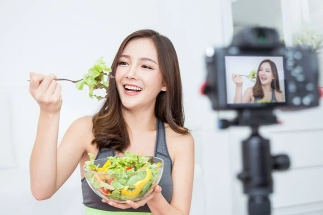 Đằng sau báo giá quảng cáo của các TikToker Dang sau bao gia quang cao cua cac TikToker