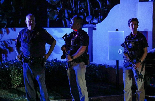 Ông Trump có bị buộc tội sau khi FBI khám xét nhà riêng? - Hình 2 Ong Trump co bi buoc toi sau khi FBI kham xet nha rieng?-Hinh-2