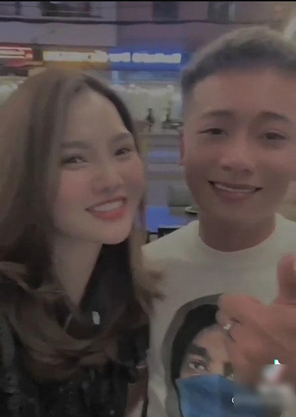 Nghi vấn Quang Linh Vlog có bạn gái, nhan sắc chất lượng cao - Hình 3 Nghi van Quang Linh Vlog co ban gai, nhan sac chat luong cao-Hinh-3